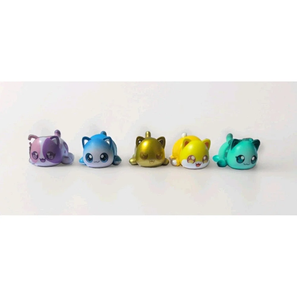 Aphmau Mystery MeeMeows Mini Figures Lot of 5 - Includes 3 GLOW IN THE DARK